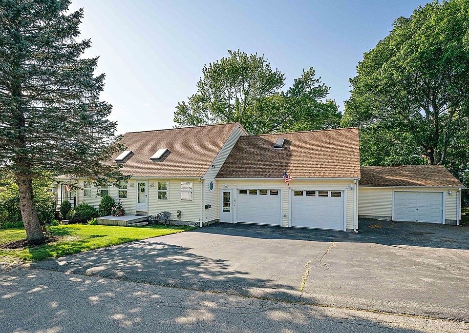 1st image of 25 Camp St