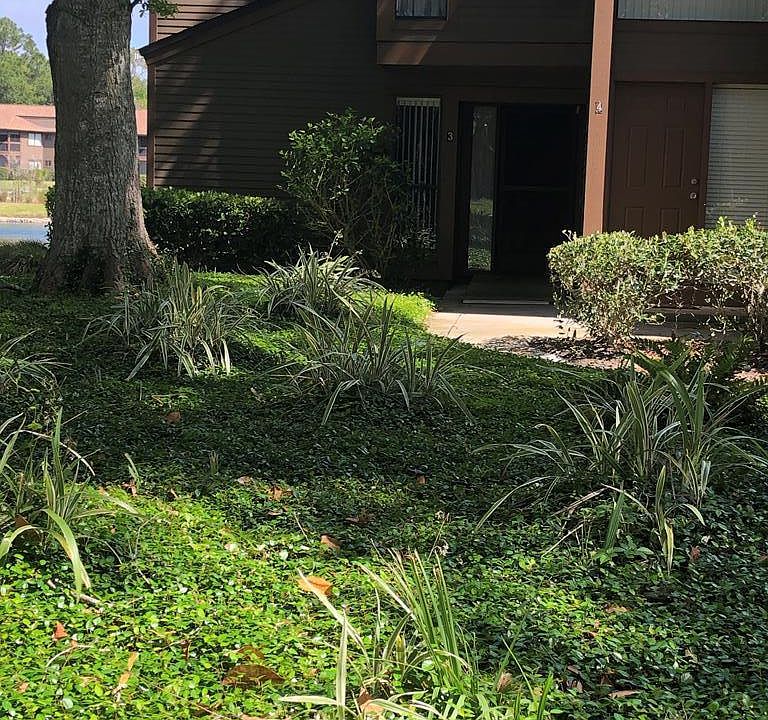 1st image of 3 Oxford Ln
