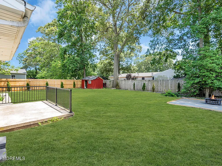 32 Belmont Ave — Photo 29