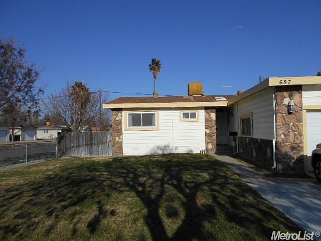 1st image of 687 Village Circle Dr