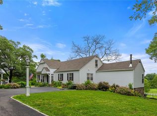 16 Barnes Rd, Ossining, NY 10562