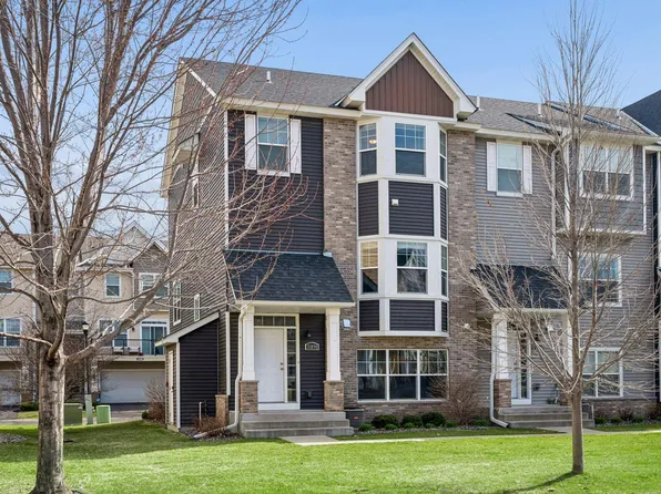 11890 Emery Village Dr N, Champlin, MN 55316