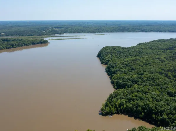 5 Riverview Ave, Buffalo Junction, VA 24529