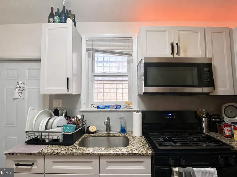 3215 Summer St — Photo 16