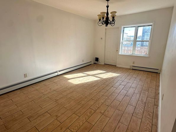 195 Stanhope St APT 3