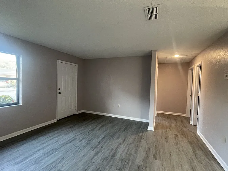 493 Las Palmas Cir — Photo 3