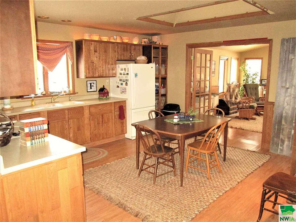 214 W Logan St, Paullina, IA 51046 Zillow