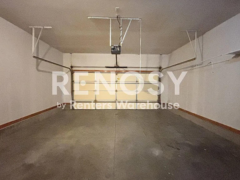 8228 Dakota Dr — Photo 16