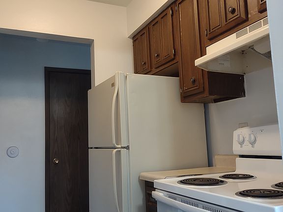 3rd image of 129 Harbet Ave NW APT 6