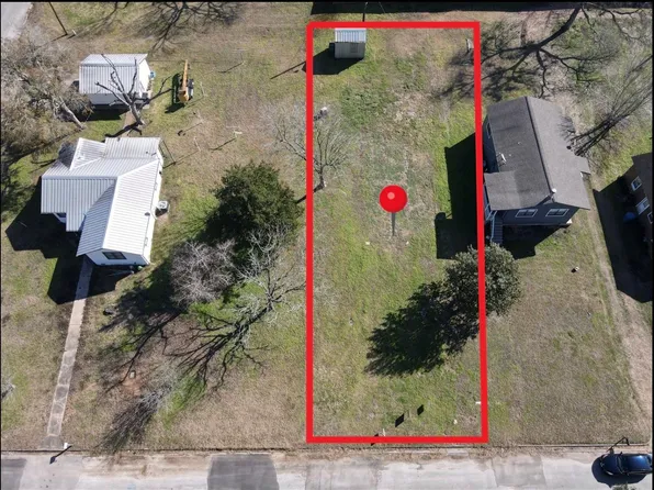 1026 15th St, Hempstead, TX 77445