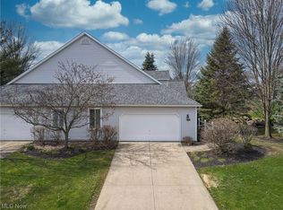 472 Kings Ct, Akron, OH 44321