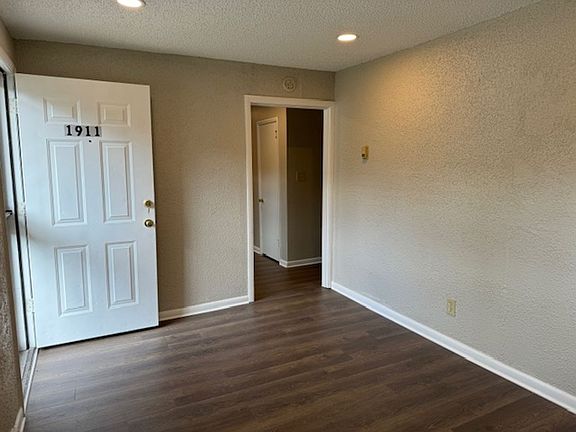 5th image of 1911 Morena St