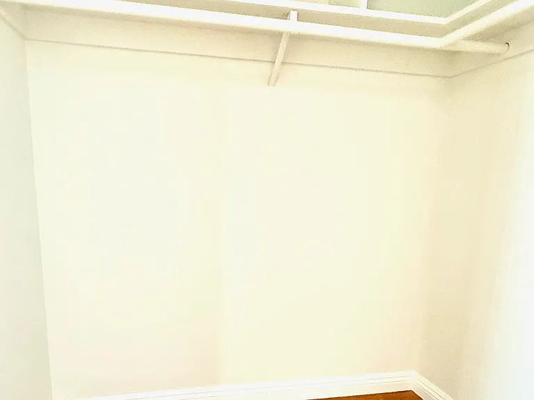 11748 Mayfield Ave #5 — Photo 15