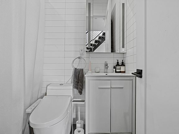 5th image of 841 Dekalb Ave #4F