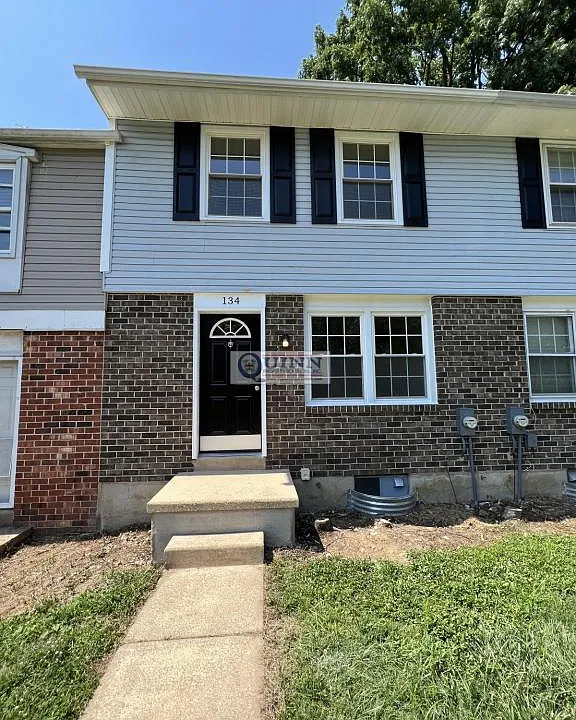 134 E Village Rd