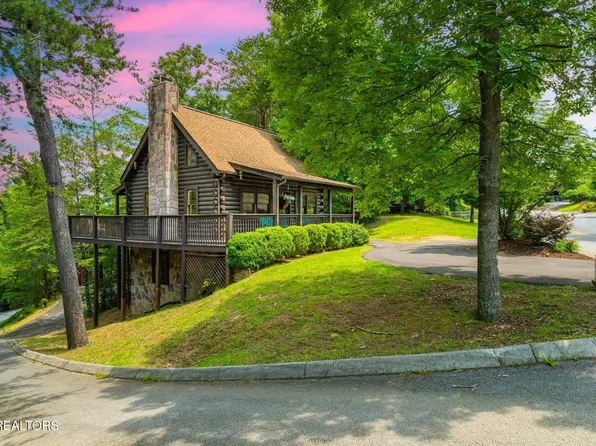 664 Kings Hills Blvd, Pigeon Forge, TN 37863