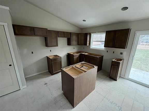 4th image of 1515 E Glenwood Dr
