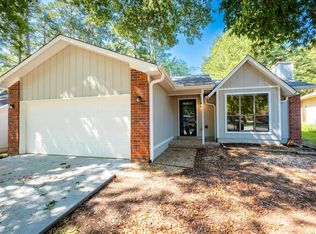 5 Smoking Oaks Dr, Maumelle, AR 72113
