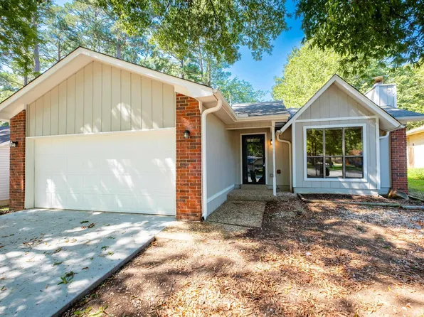 5 Smoking Oaks Dr, Maumelle, AR 72113