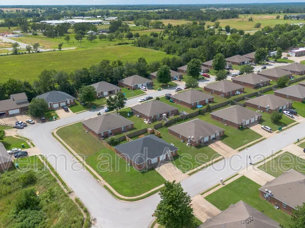 281 Graystone Cir #281, Centerton, AR 72719