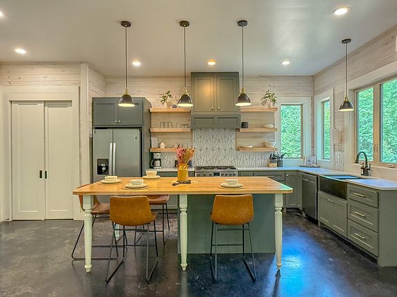 2nd image of 286 Lucian Sorrel Rd