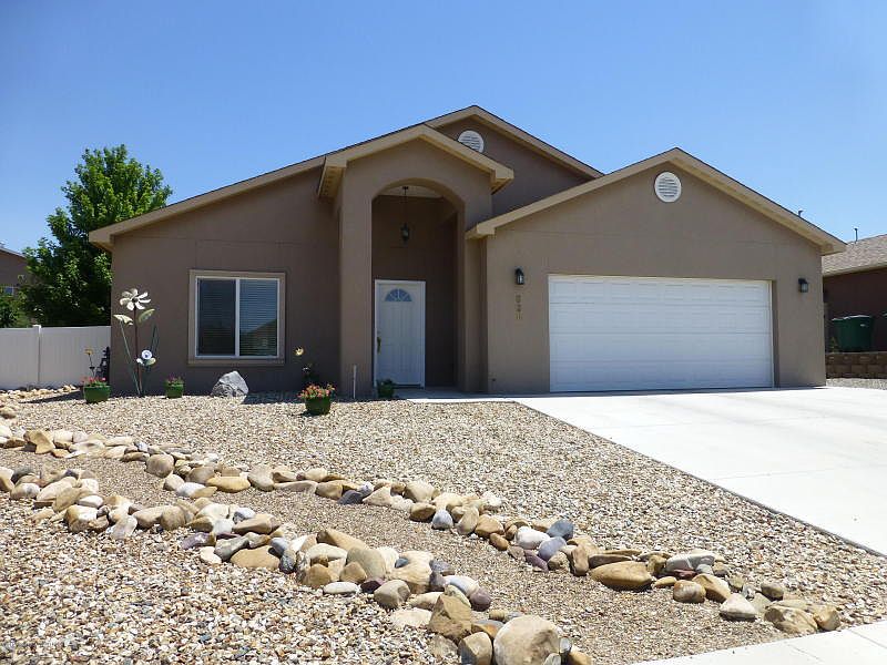 1st image of 620 Bishop Ln
