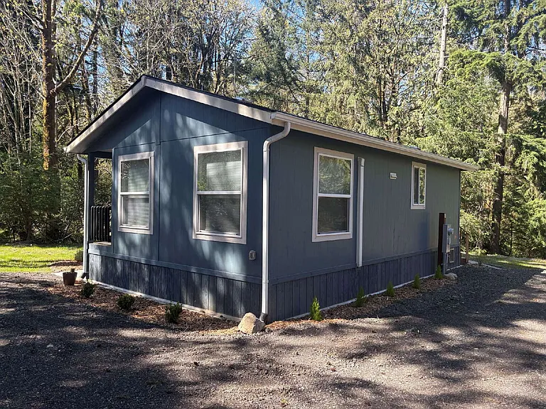 2995 Woods Rd E — Photo 2