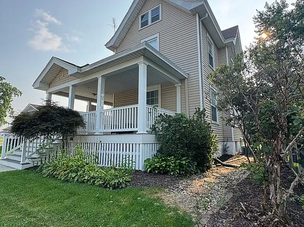505 N Center St, Clinton, IL 61727