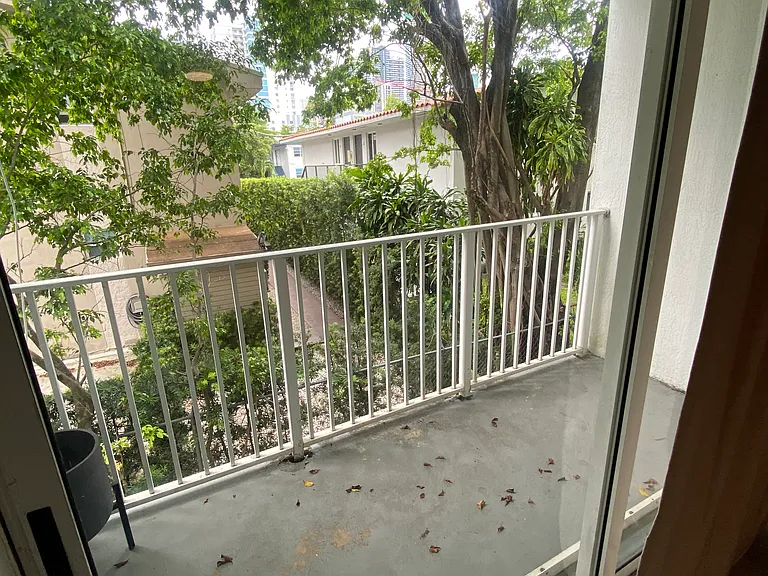 418 SW 10th St #2 — Photo 11