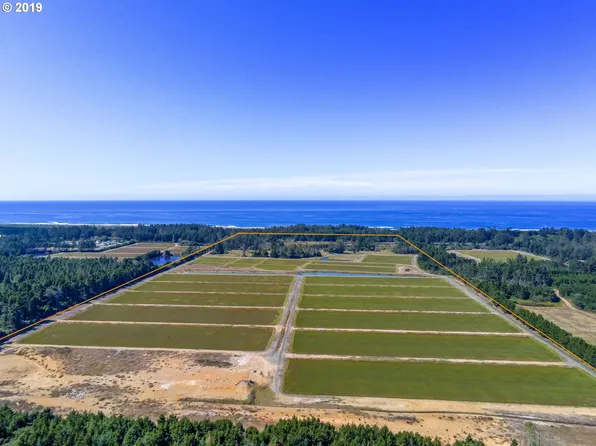 Beach Loop Dr #500, Bandon, OR 97411