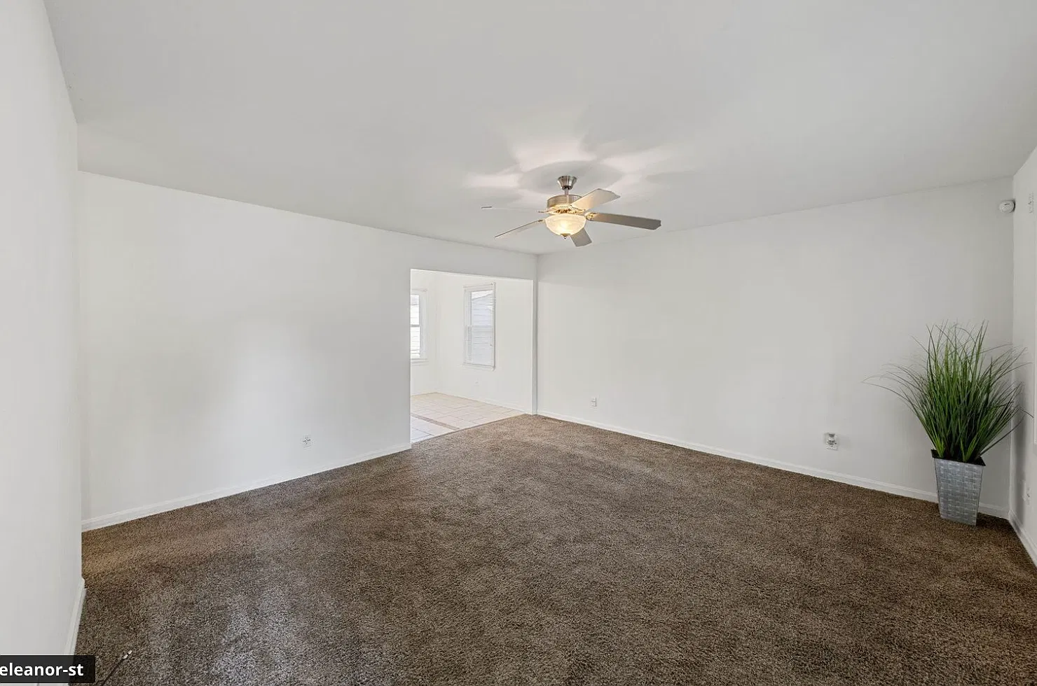 3 bed, 960 sqft, $1,760 — Photo 3