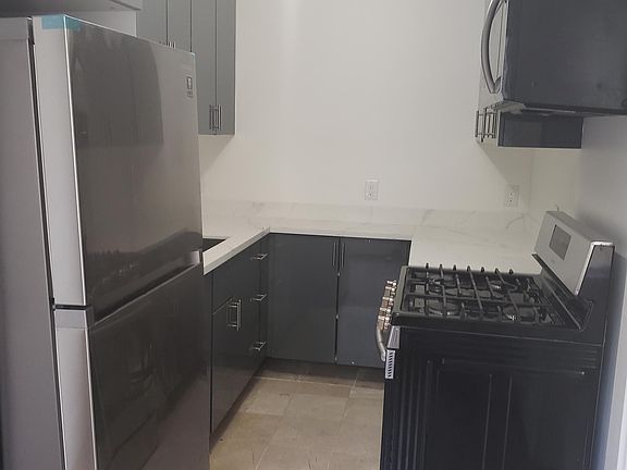 4th image of 566 Fell St APT 4