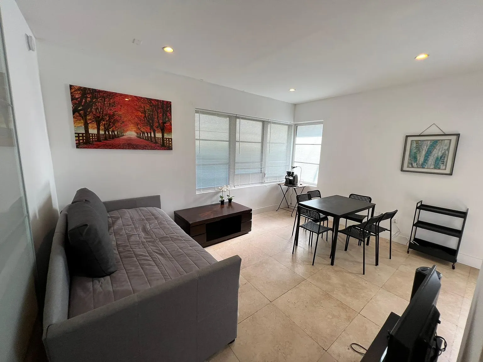 8plex 650 Euclid Avenue - 102 — Photo 3