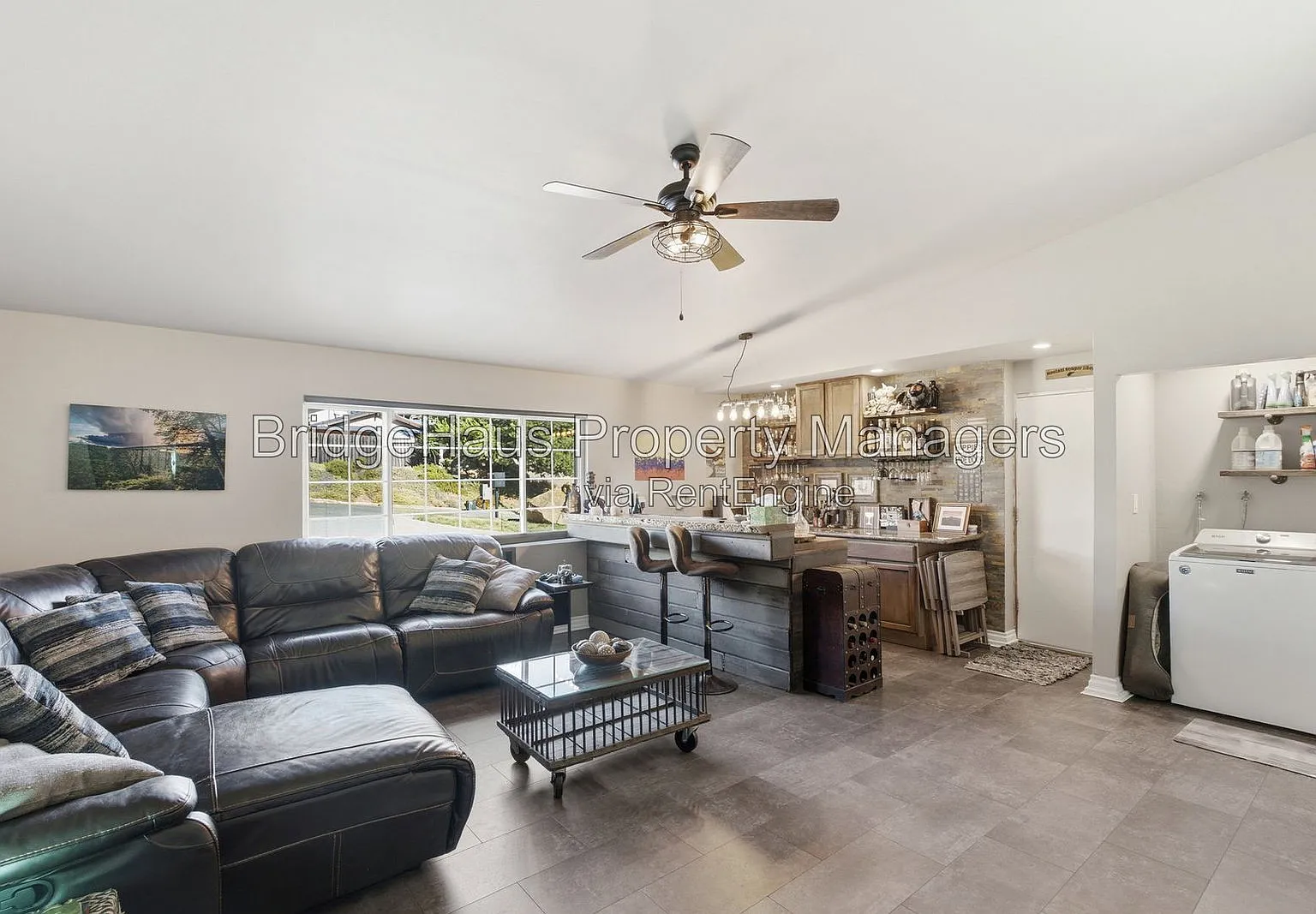 3 bed, 2.0 bath, 2000 sqft, $5,200 — Photo 1
