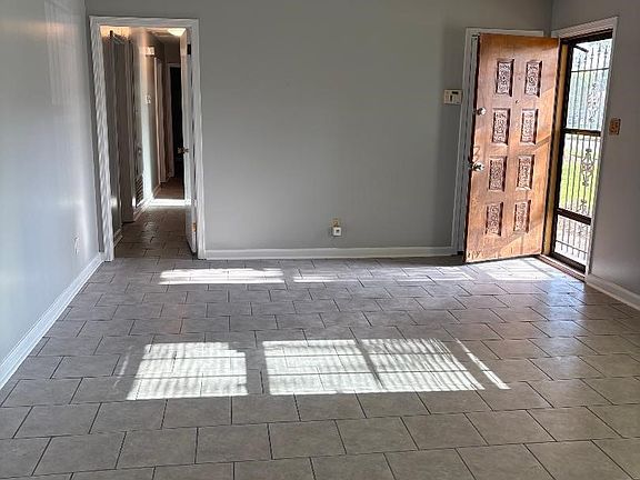 2nd image of 4327 Lawnwood Dr