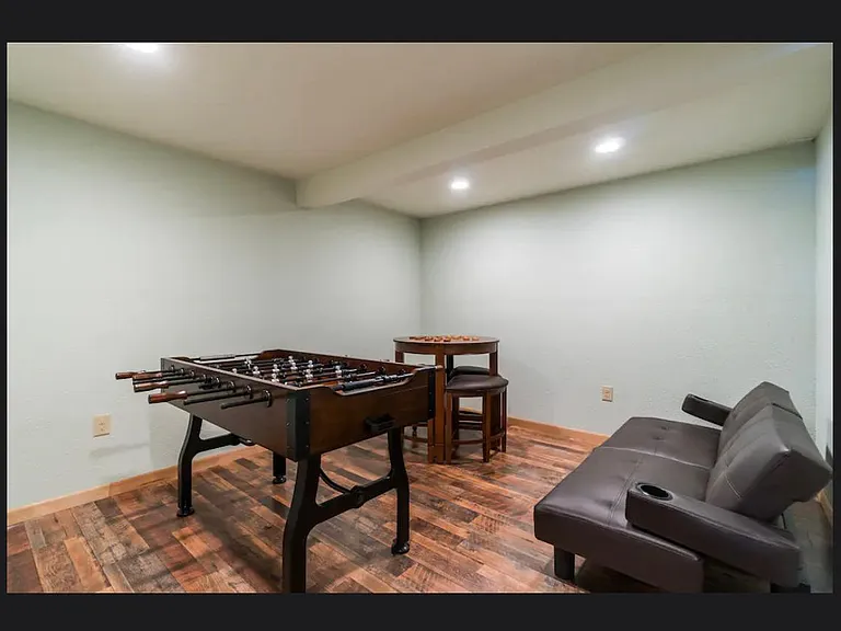 595 Green Ave — Photo 27