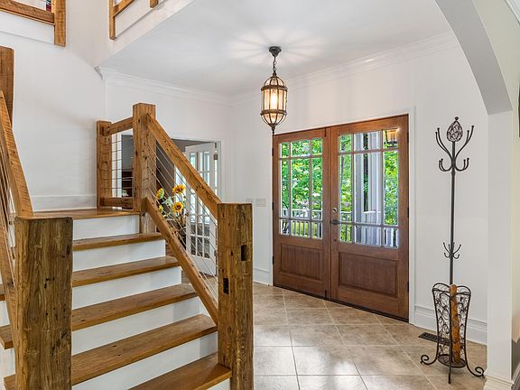 5th image of 2168 Bluff View Dr