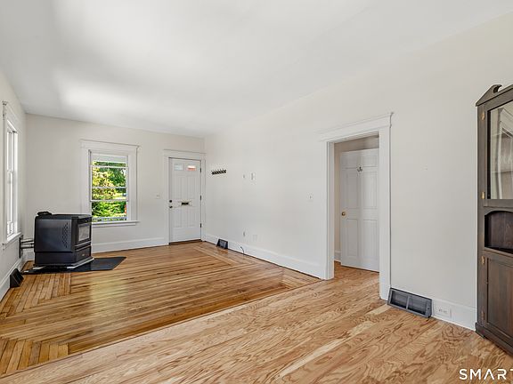 5th image of 68 Moorland Avenue