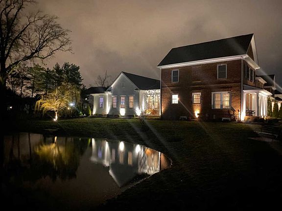 4th image of 7823 Straits Ln