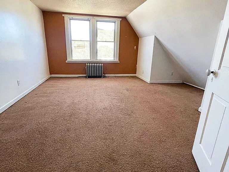 181 McLean St #2 — Photo 10