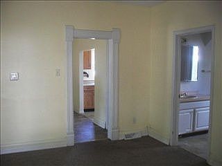 3rd image of 1222 Hudson St