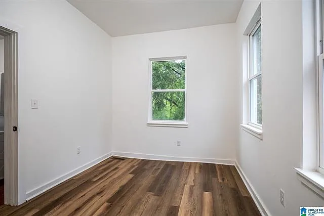 2116 Clarendon Ave — Photo 5