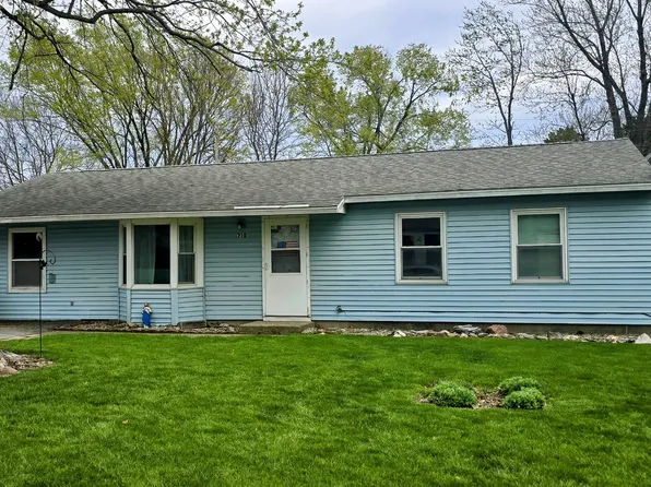 712 N Bourne St, Tolono, IL 61880