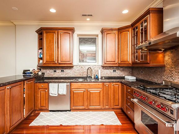 5th image of 3340 N Sheffield Ave APT 3D