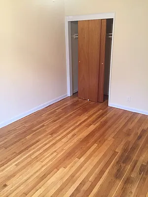 Rented by Metroline Realty | media 38