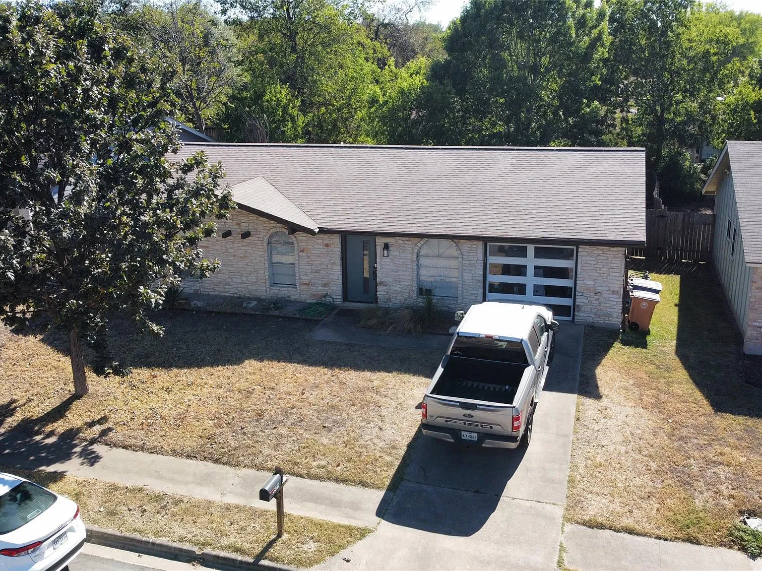 3 bed, 2.0 bath, 1282 sqft, $2,700 — Photo 1