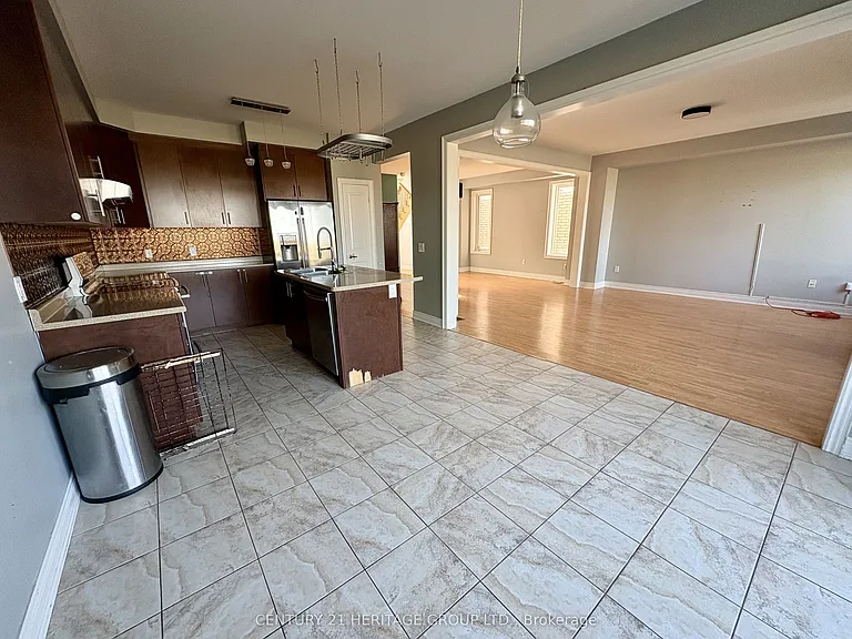 129 Robert Wilson Cres — Photo 7
