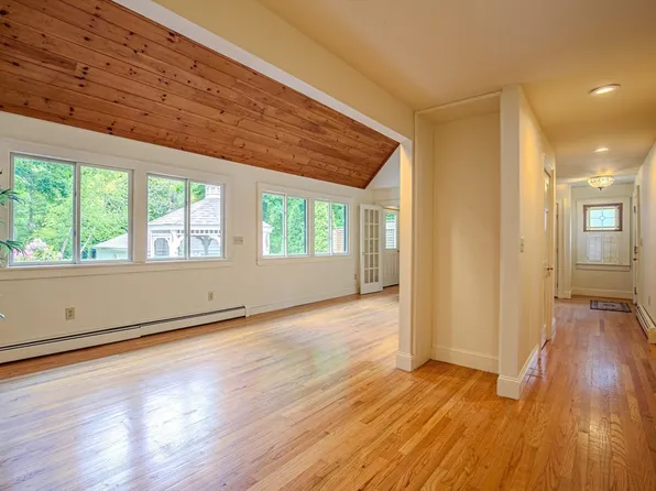 438 Merrimac St, Newburyport, MA 01950