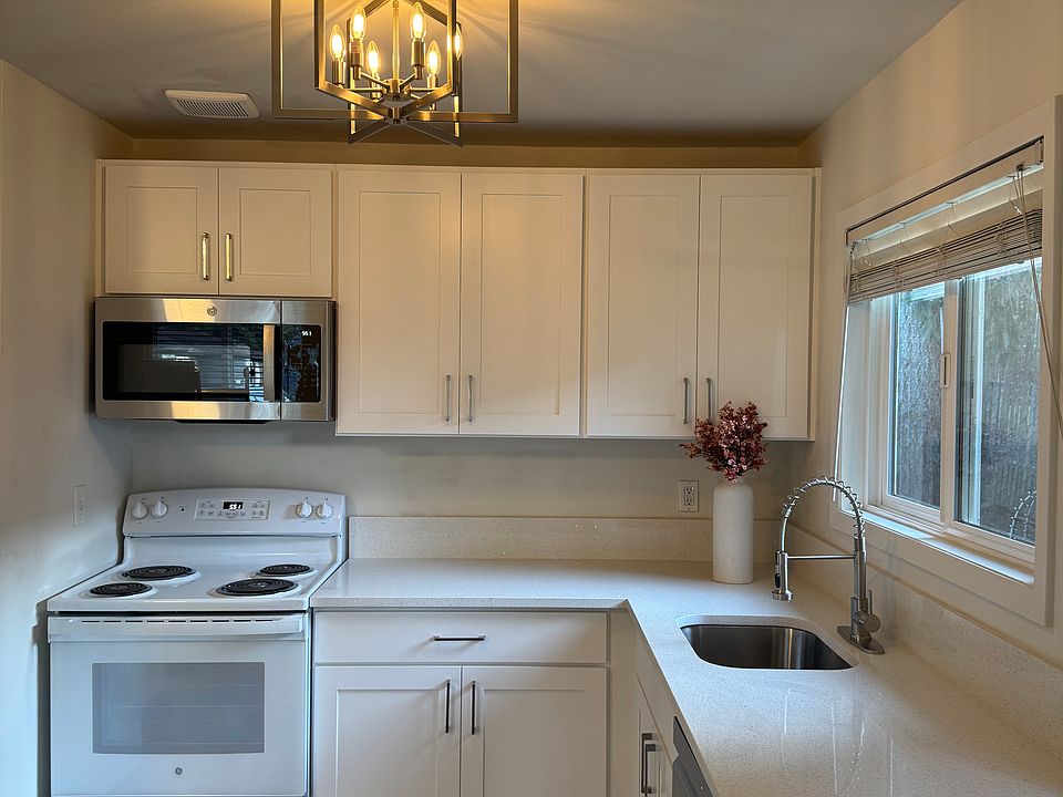 1st image of 9624 SE 41st Ave