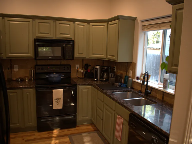 1563 W Cyrus St — Photo 7